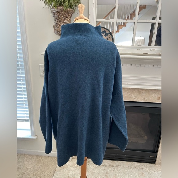 Women's J Jill Oversized Blue Turtleneck Sweater - Picture 4 of 6